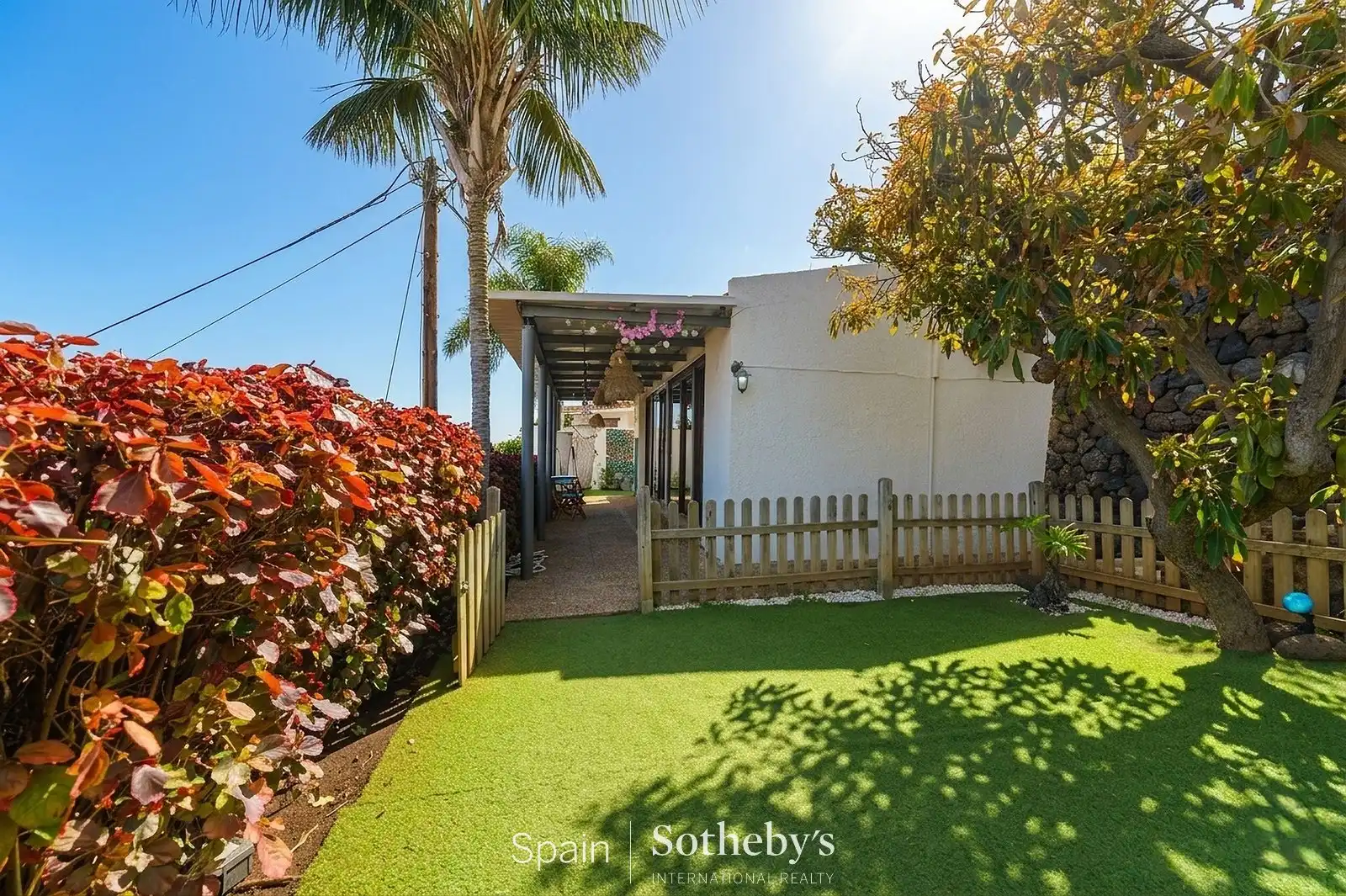Vista exterior de Casa o xalet en venda en Santa Úrsula amb Aire condicionat, Calefacció i Jardí privat