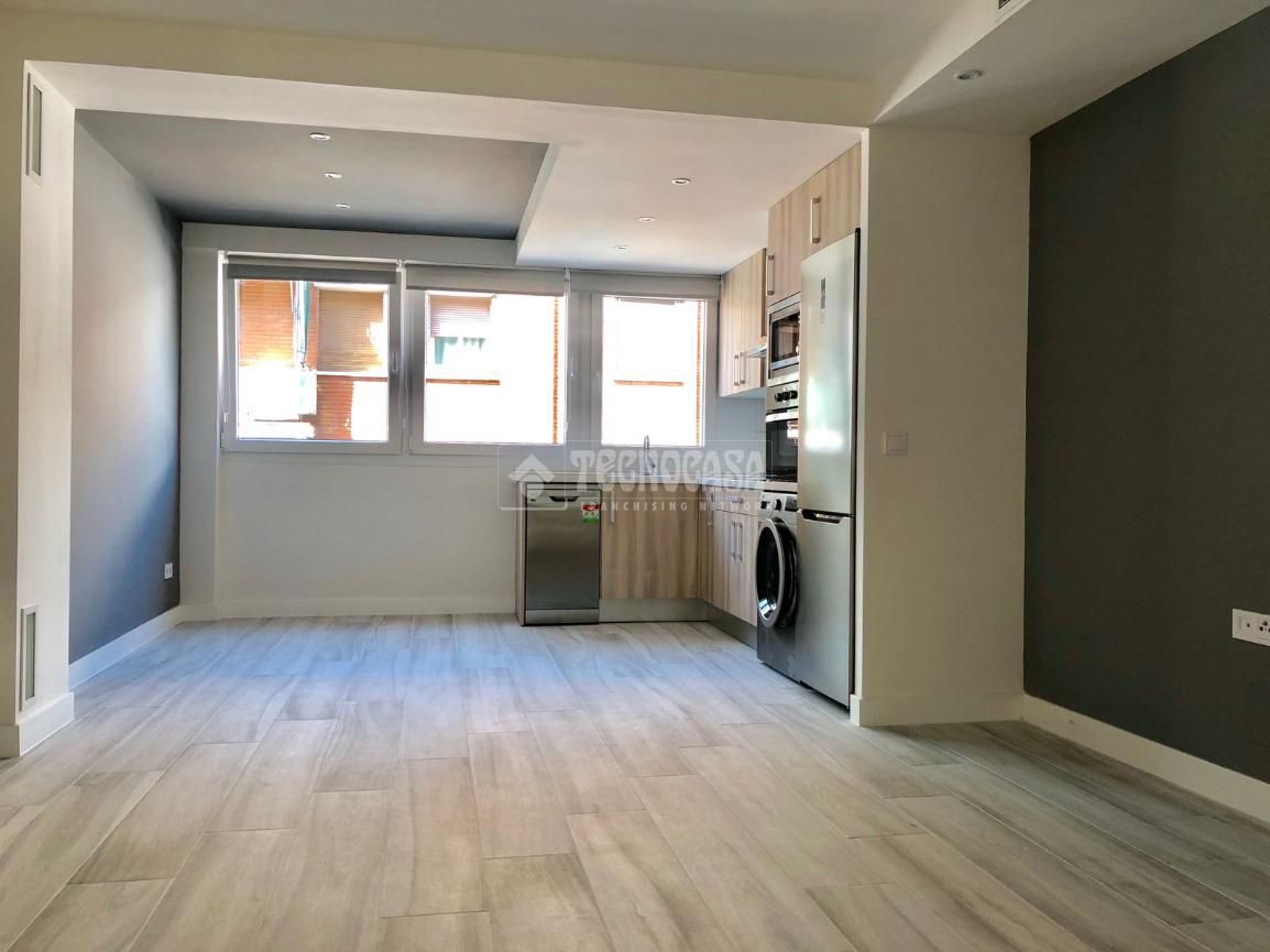 Kitchen of Flat for sale in  Madrid Capital  with Air Conditioner and Heating