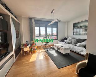 Living room of Flat for sale in Móstoles  with Air Conditioner and Balcony