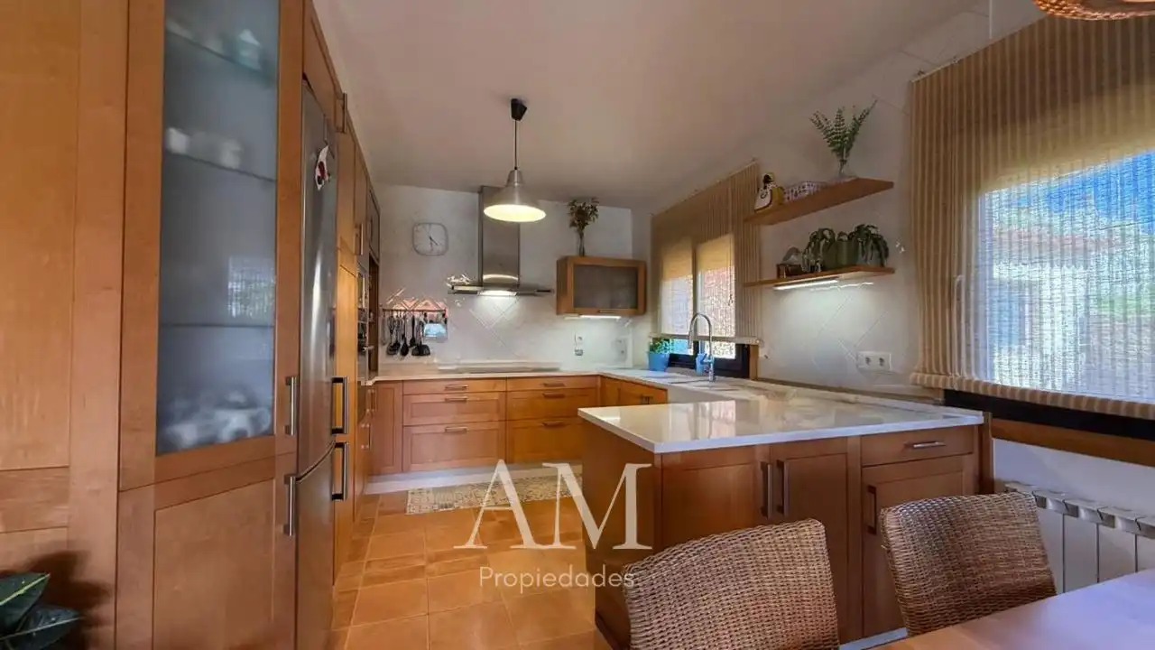 Cocina de Casa o chalet en venta en Vigo  con Calefacción, Jardín privado y Terraza