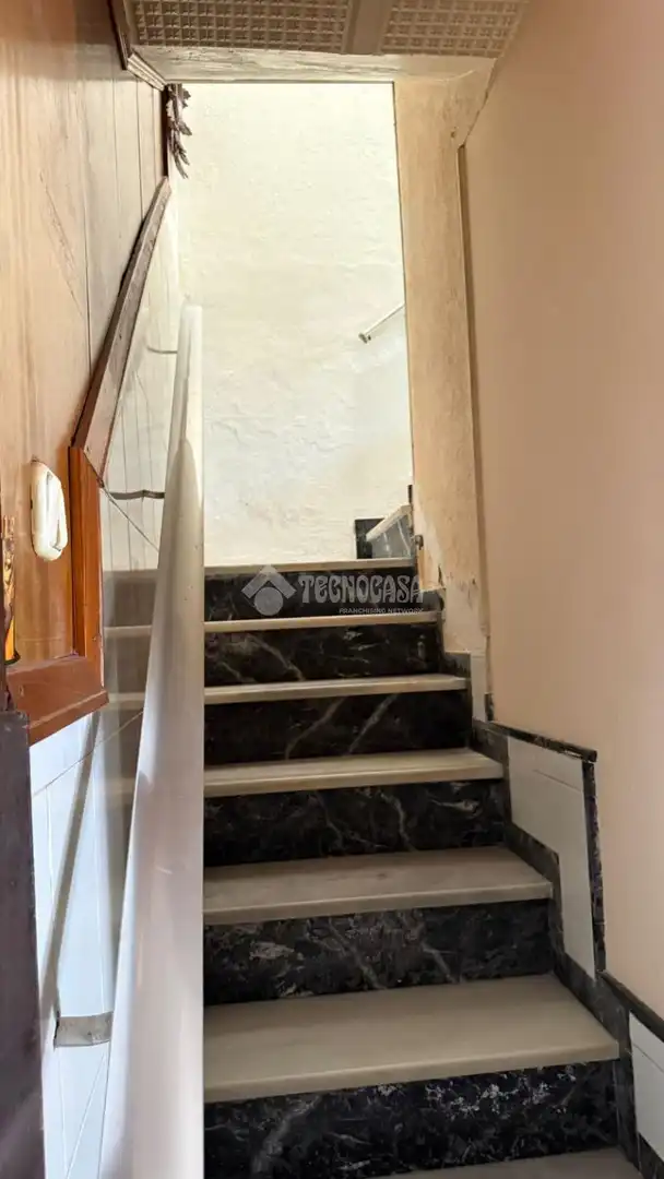 Casa adosada en venta en Almería con Amueblado