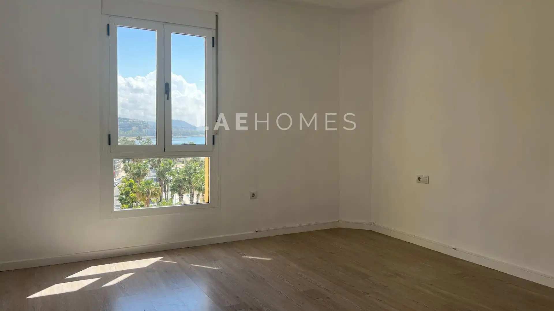 Schlafzimmer von Dachboden zur Miete in Málaga mit Parkett