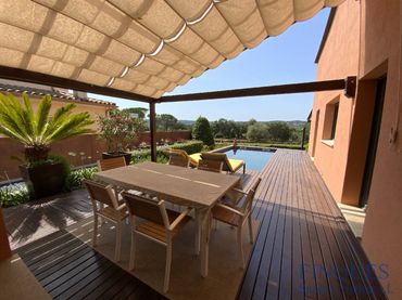 Casa con piscina in vendita a Calle del quintà