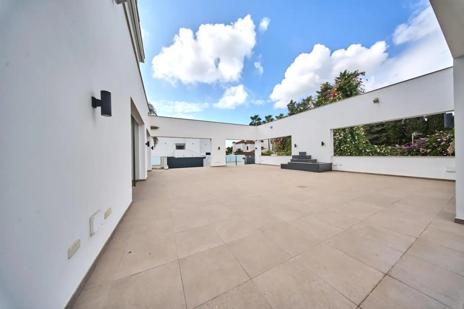 Terrasse von Geschaftsraum zur Miete in Marbella mit Möbliert