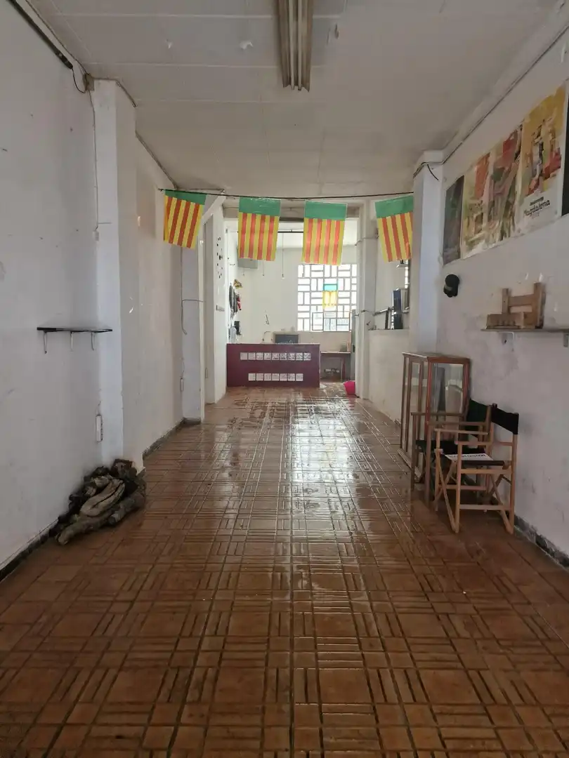 Local comercial de lloguer a Este, imagen 8