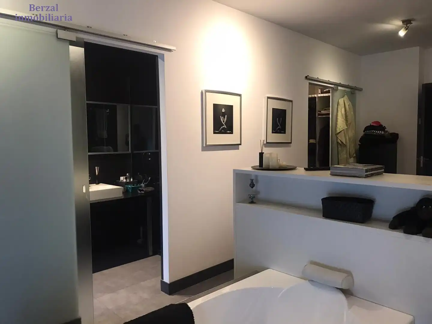 Badezimmer von Gebäude zum Verkauf in  Logroño