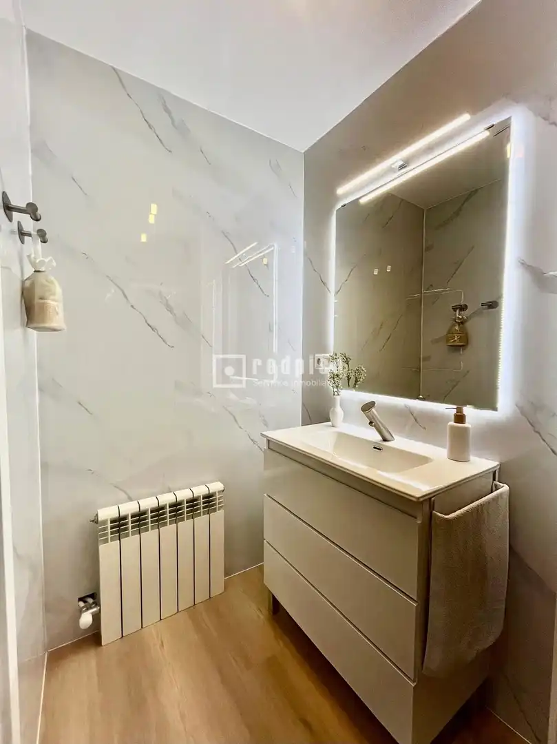 Badezimmer von Wohnung zur Miete in Armilla mit Klimaanlage, Heizung und Möbliert