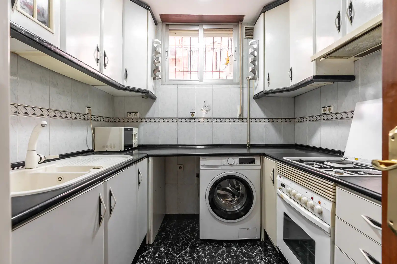 Cocina de Piso en venta en Madrid con Calefacción