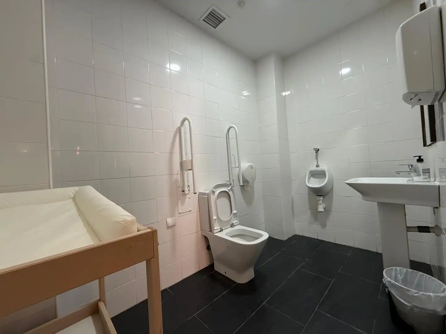 Business premises for transfer in Calle General Pastor 19, imagen 22