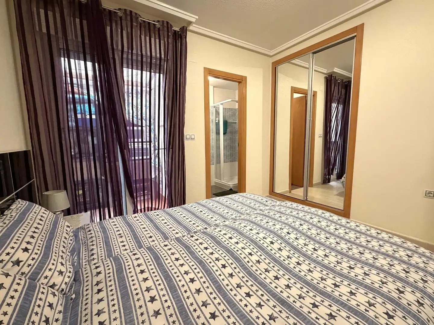 Habitación de Apartamento en venta en Torrevieja con Aire acondicionado, Terraza y Amueblado