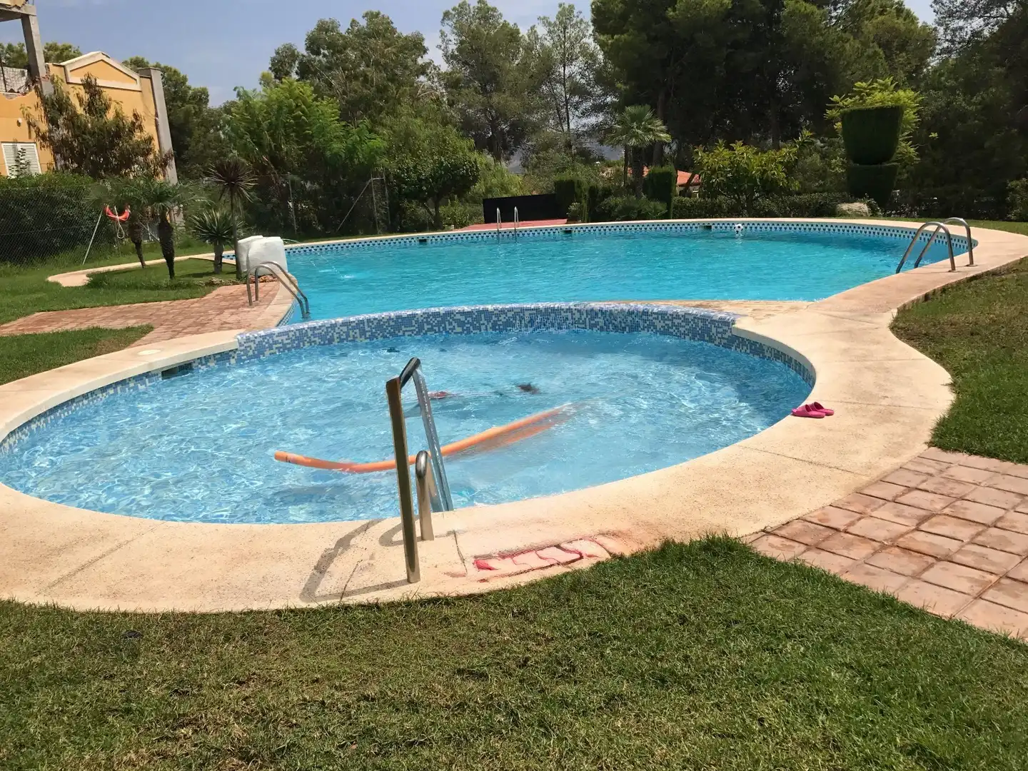 Swimming pool of Detached homes for sale in La Nucia  with Air Conditioner, Heating and Private garden