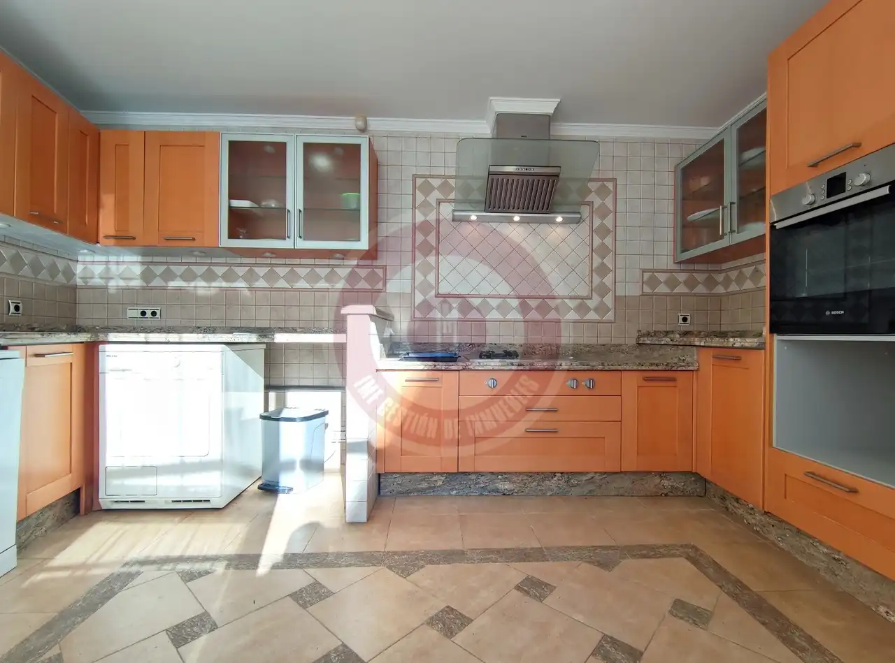 Cocina de Casa o chalet en venta en Vélez-Málaga con Aire acondicionado, Jardín privado y Terraza