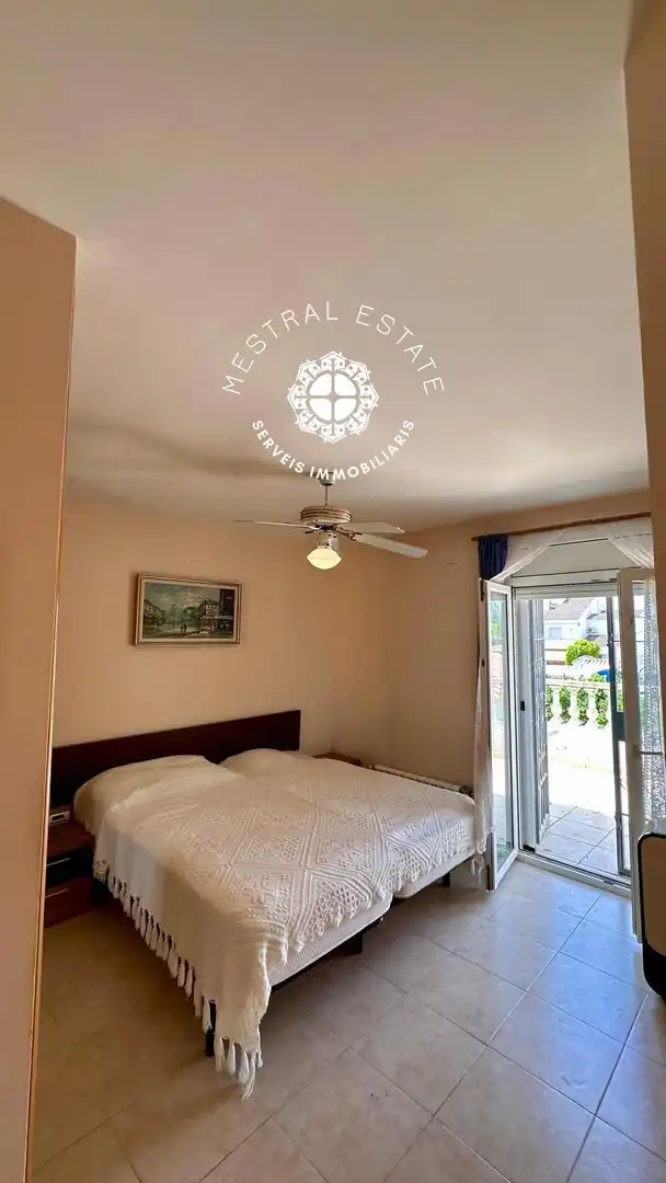Habitación de Casa adosada en venta en Cambrils con Calefacción, Terraza y Trastero