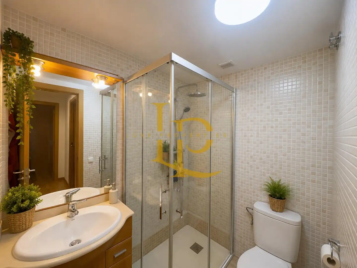 Bathroom of Flat for sale in Castellbisbal  with Air Conditioner, Heating and Oven