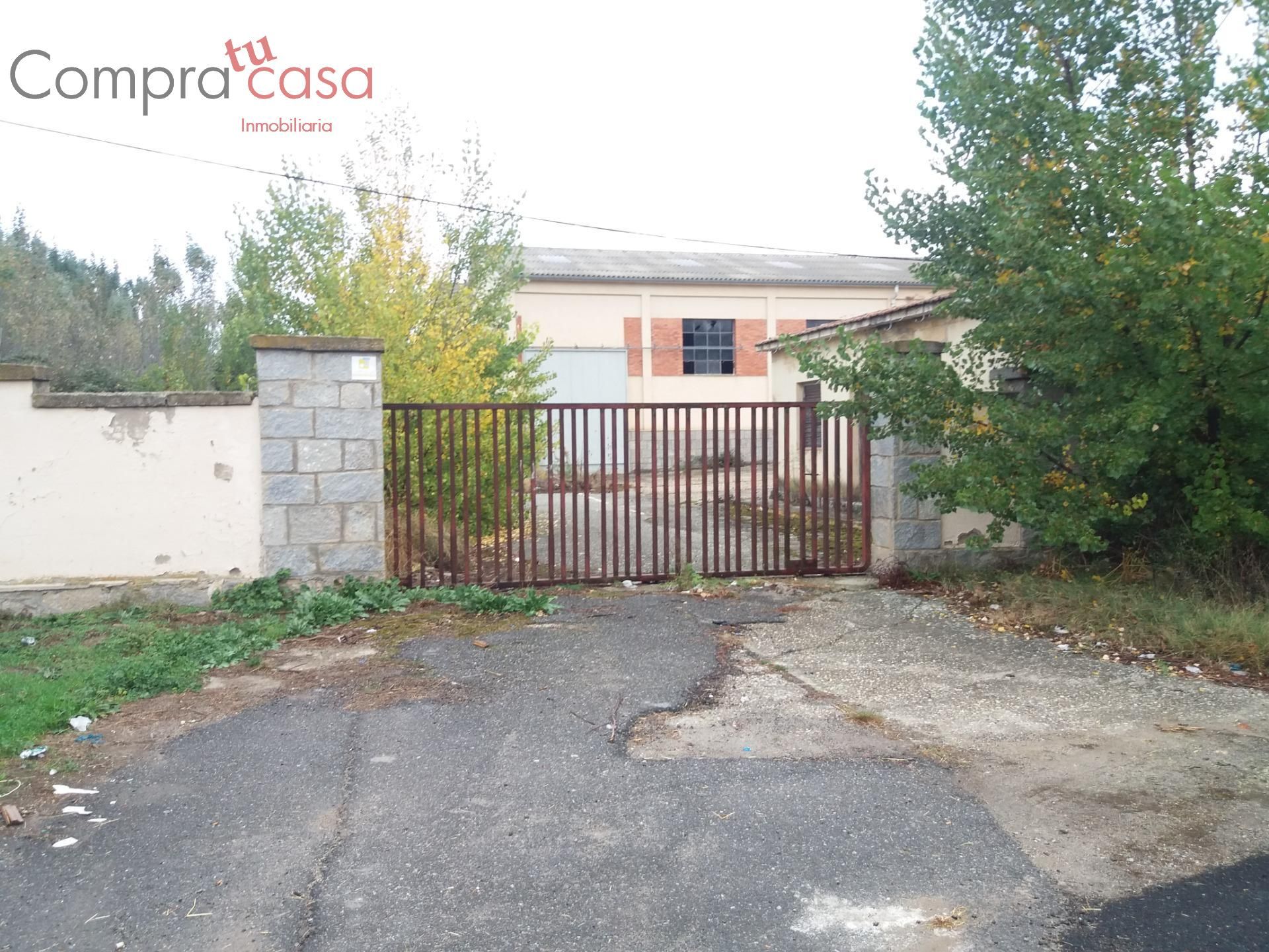 Industrial buildings for sale in La Lastrilla 
