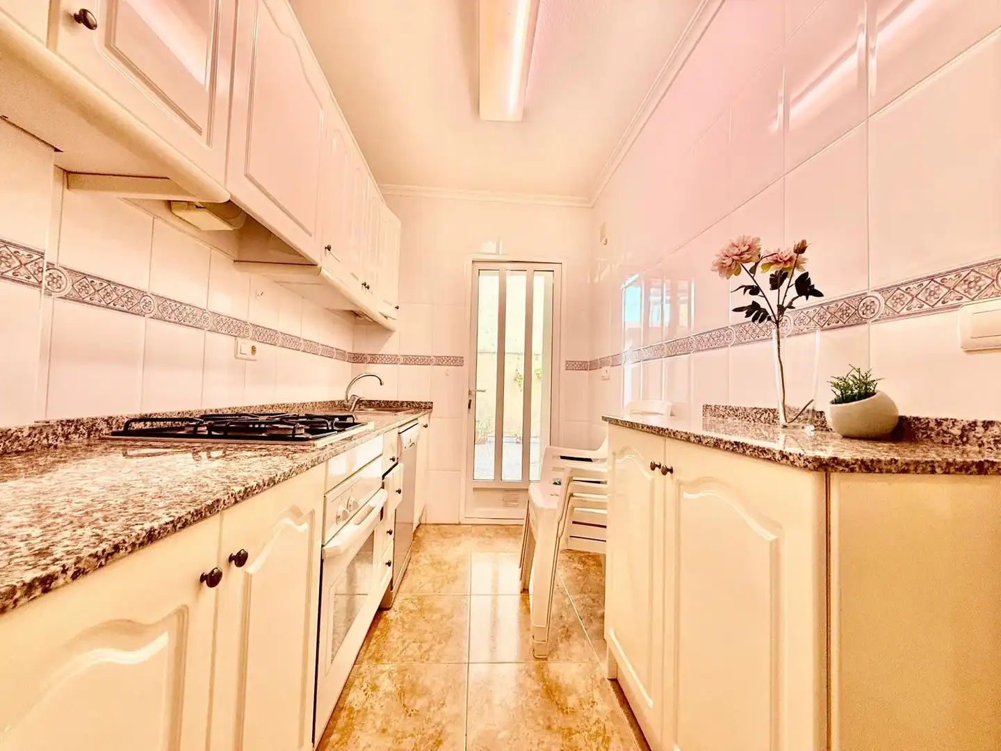 Cocina de Casa adosada en venta en Pilar de la Horadada con Aire acondicionado, Calefacción y Jardín privado