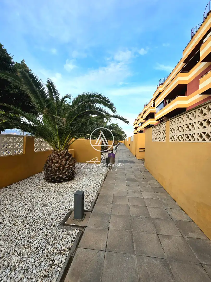 Vista exterior de Piso en venta en Roquetas de Mar con Aire acondicionado, Calefacción y Terraza