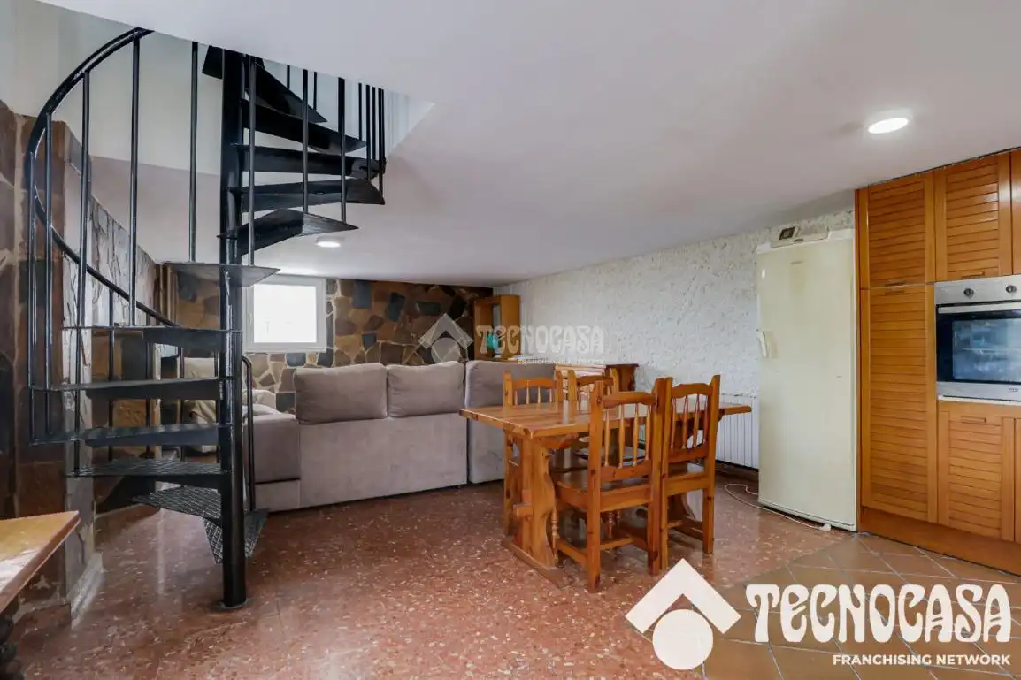 Sala d'estar de Casa o xalet en venda en Rubí amb Calefacció
