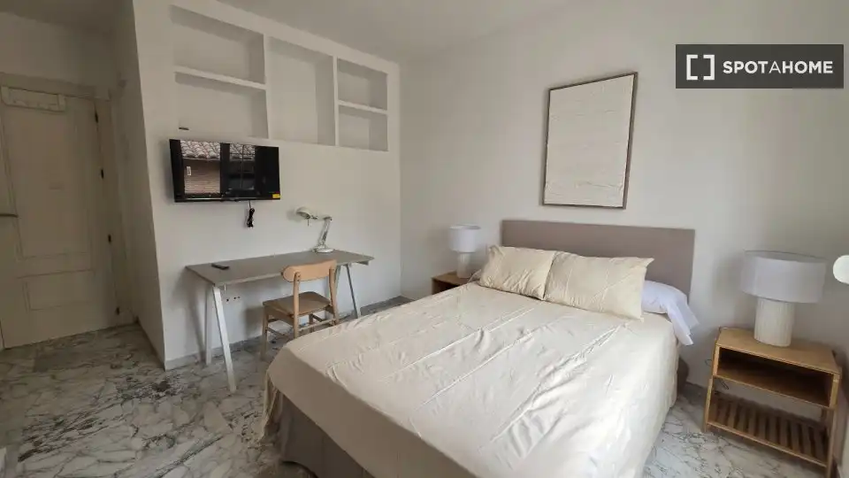 Habitación de Piso de alquiler en Málaga con Aire acondicionado, Calefacción y Amueblado