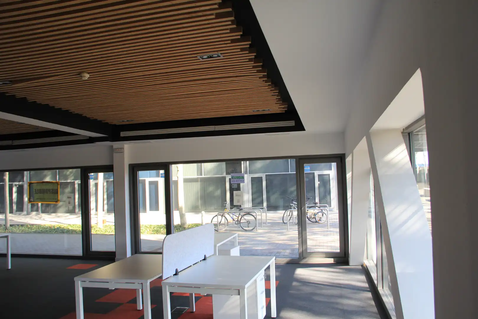 Büro zur Miete in Alcalá de Henares mit Klimaanlage, Heizung und Internet