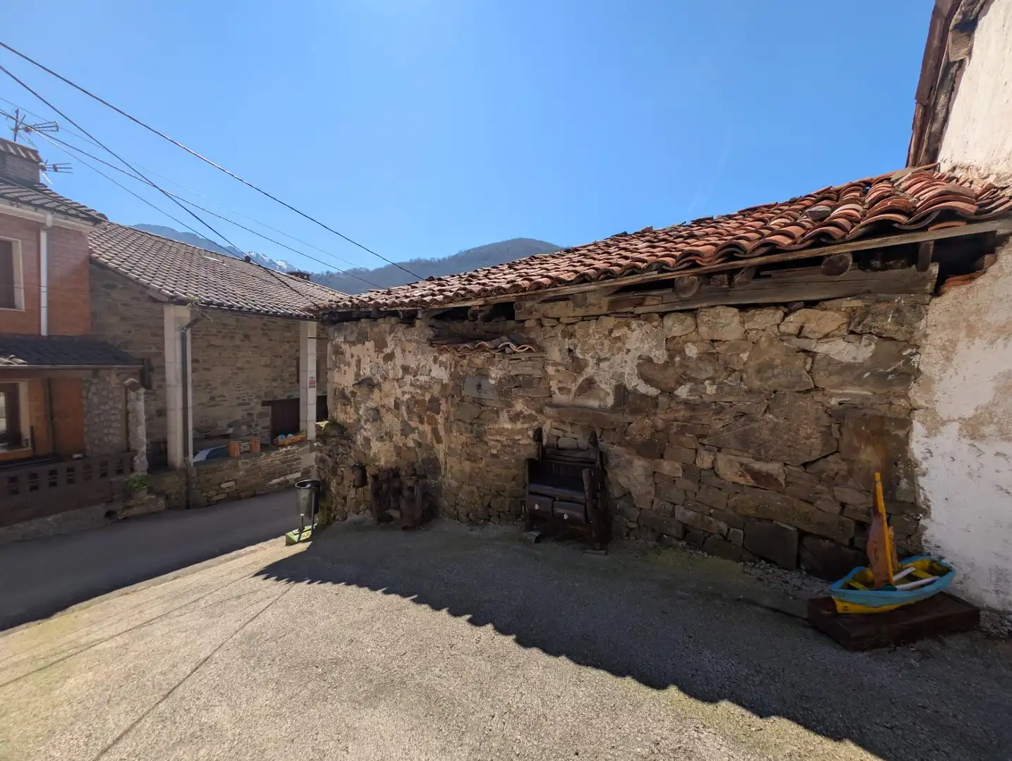 Exterior view of Houses for sale in Aller  with Terrace