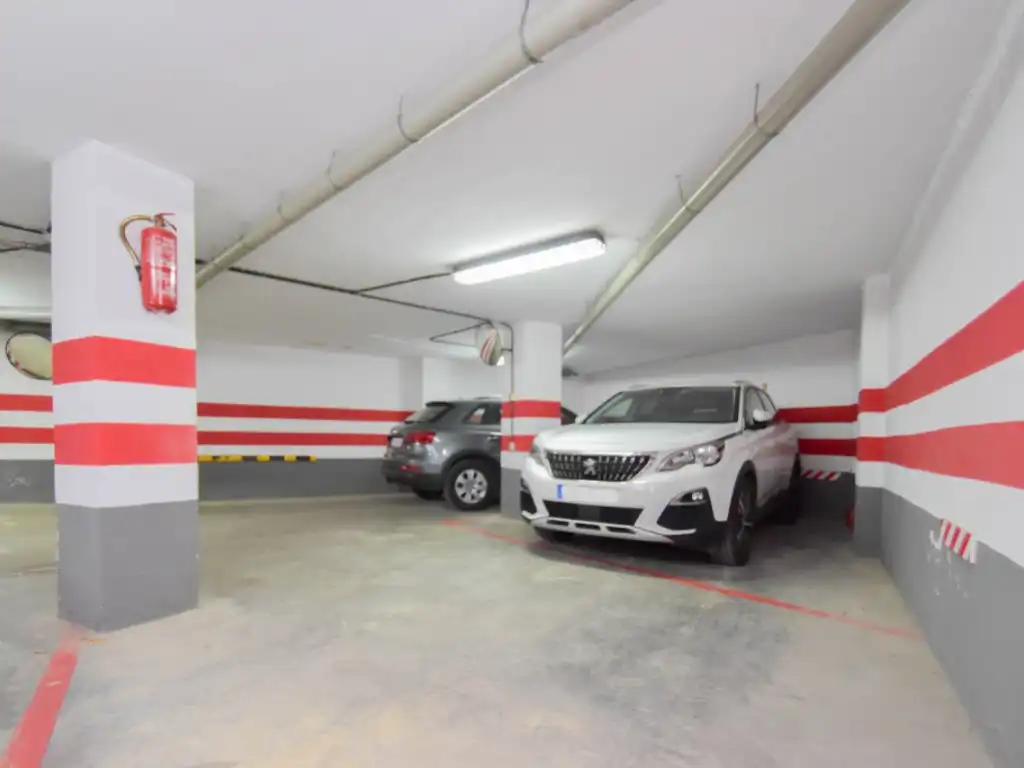 Parking of Flat for sale in Granada  with Heating
