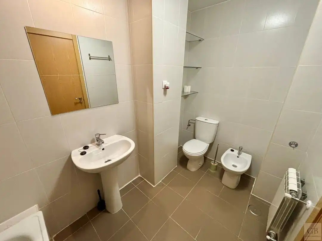 Baño de Piso en venta en Toledo con Aire acondicionado, Calefacción y Trastero