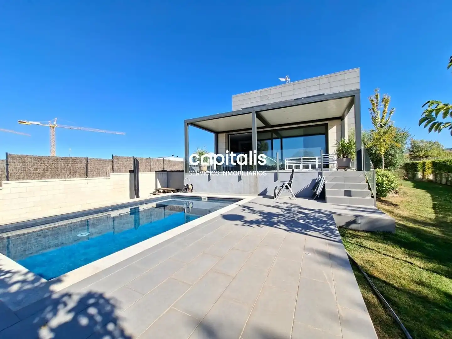 Maison avec piscine à louer à Alhena
