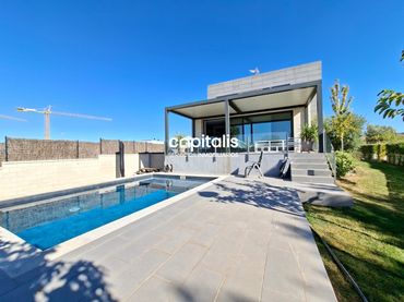 Casa amb piscina de lloguer a Alhena