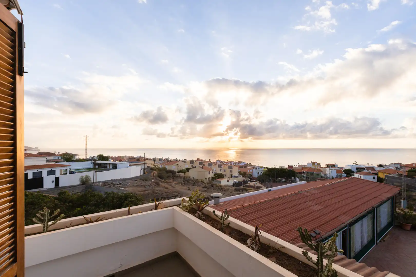 Vista exterior de Casa o xalet en venda en Candelaria amb Aire condicionat, Jardí privat i Terrassa