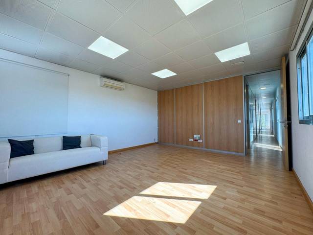 Oficina en Alquiler en Carrer de Mandrava, 107 en Es Blanquer