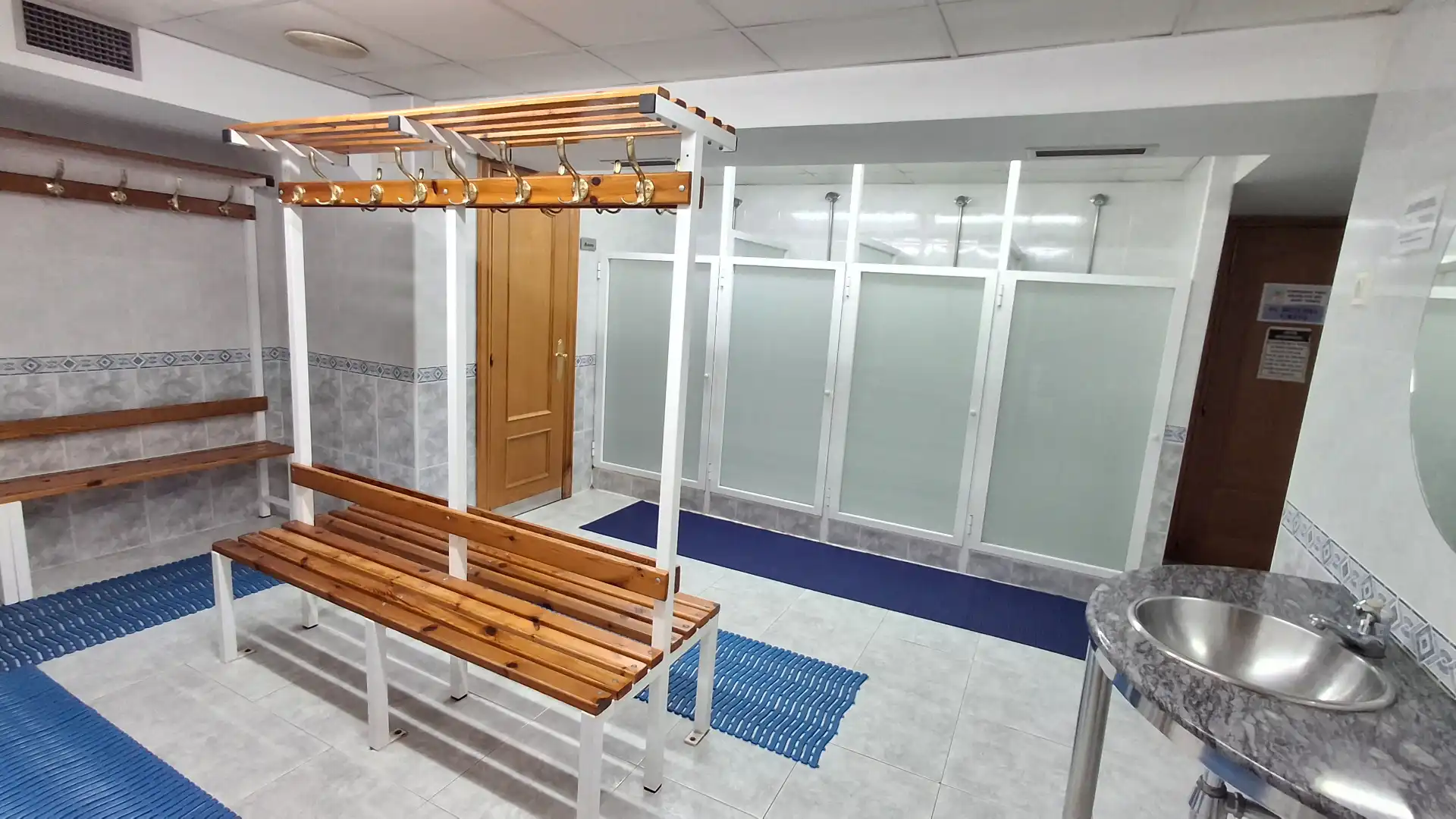 Business premises for sale in Calle Escuelas Pías, imagen 8