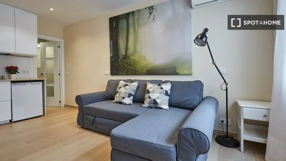Room in Universidad - Malasaña