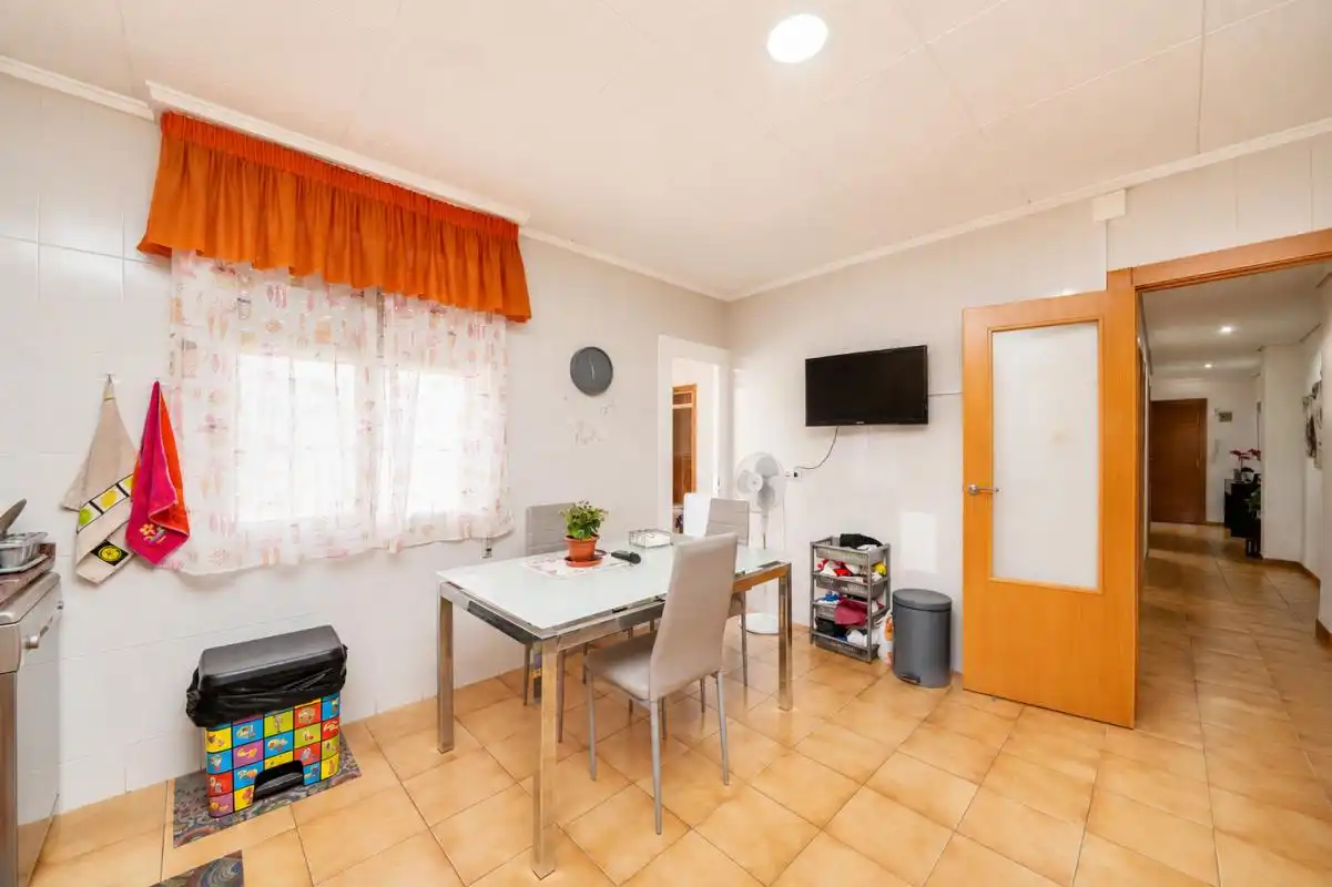 Cocina de Piso en venta en Elche / Elx con Calefacción y Amueblado