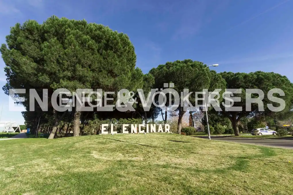 Casa adosada de lloguer en La Moraleja amb Aire condicionat, Calefacció i Jardí privat