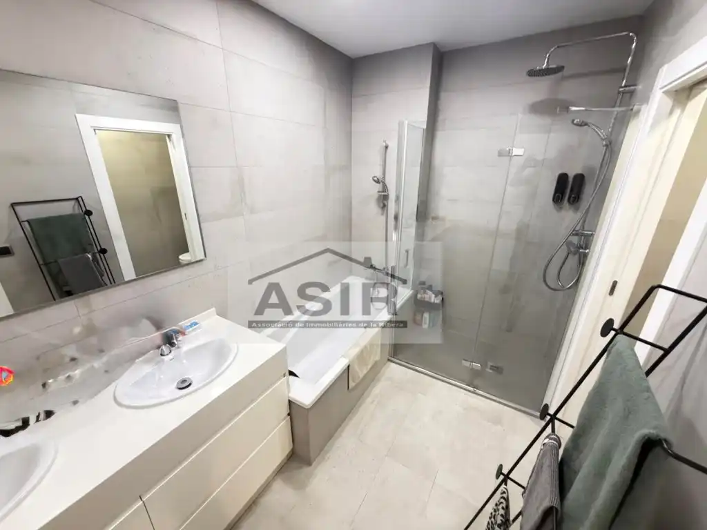 Bathroom of Flat for sale in Alzira