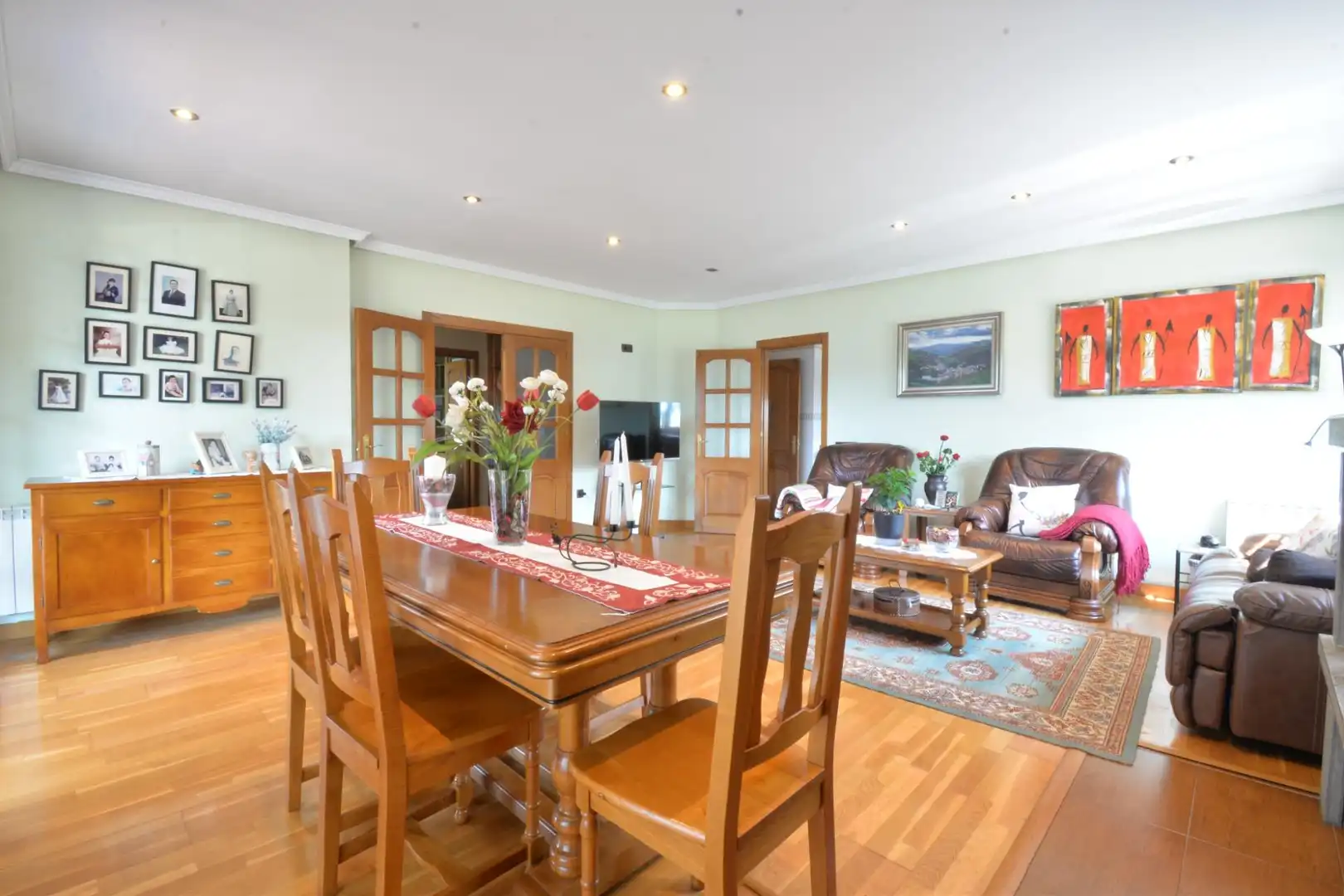 Comedor de Casa o chalet en venta en Oviedo  con Calefacción, Jardín privado y Terraza