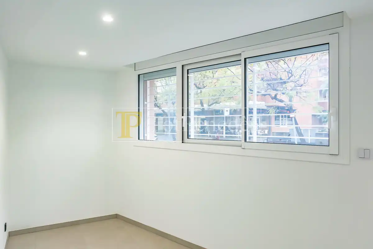 Habitación de Planta baja en venta en Vilanova i la Geltrú con Aire acondicionado y Calefacción