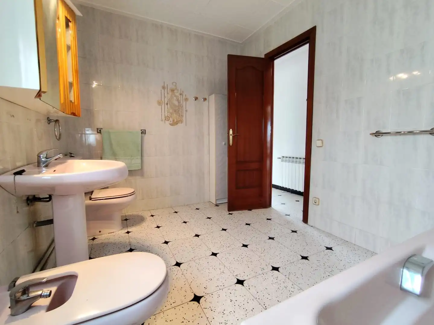 Baño de Casa o chalet en venta en Santa Perpètua de Mogoda con Aire acondicionado, Calefacción y Jardín privado