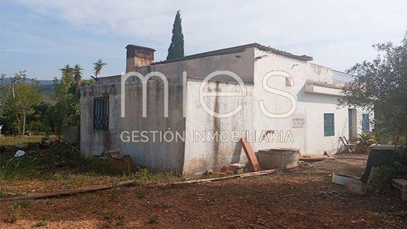 Finca rústica en venda en Macastre amb Jardí privat, Traster i Piscina