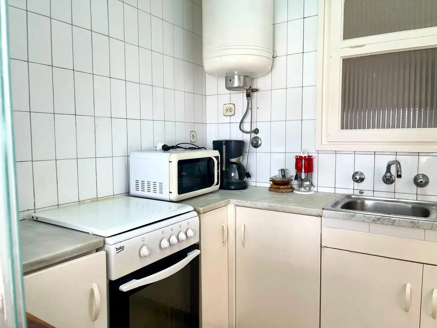 Cocina de Piso en venta en Roses con Terraza, Amueblado y Piscina comunitaria