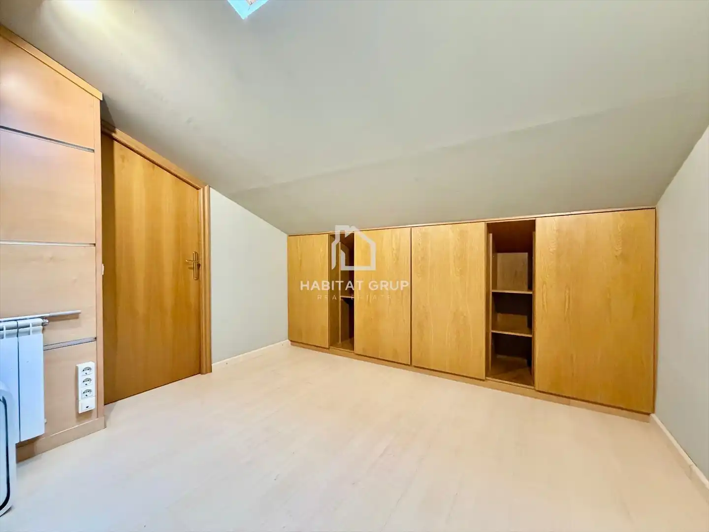 Habitación de Dúplex en venta en Girona con Aire acondicionado, Calefacción y Terraza
