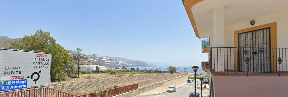 Vista exterior de Pis en venda en Gualchos amb Terrassa i Balcó