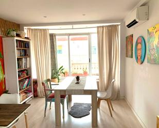 Dining room of Flat to share in  Barcelona Capital  with Heating and Washing machine