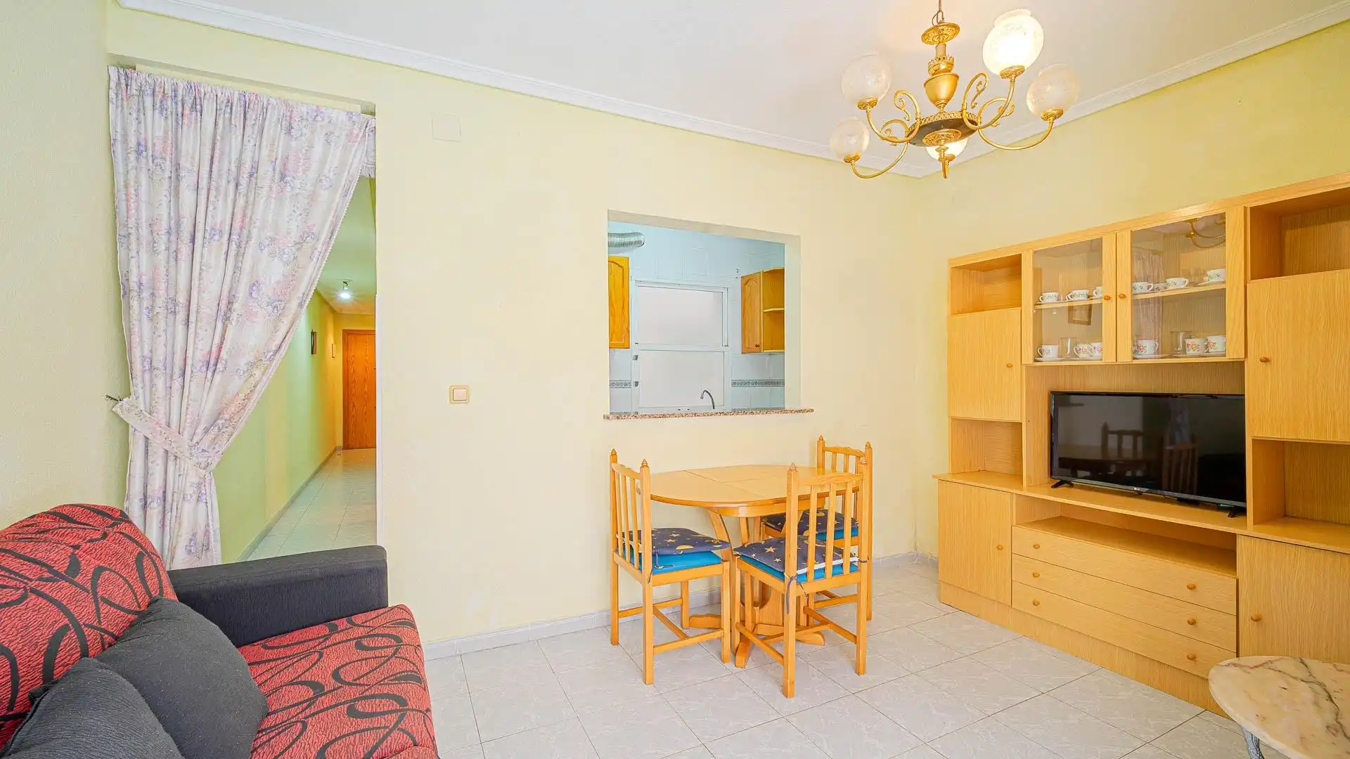 Sala de estar de Apartamento en venta en Torrevieja con Amueblado y Balcón