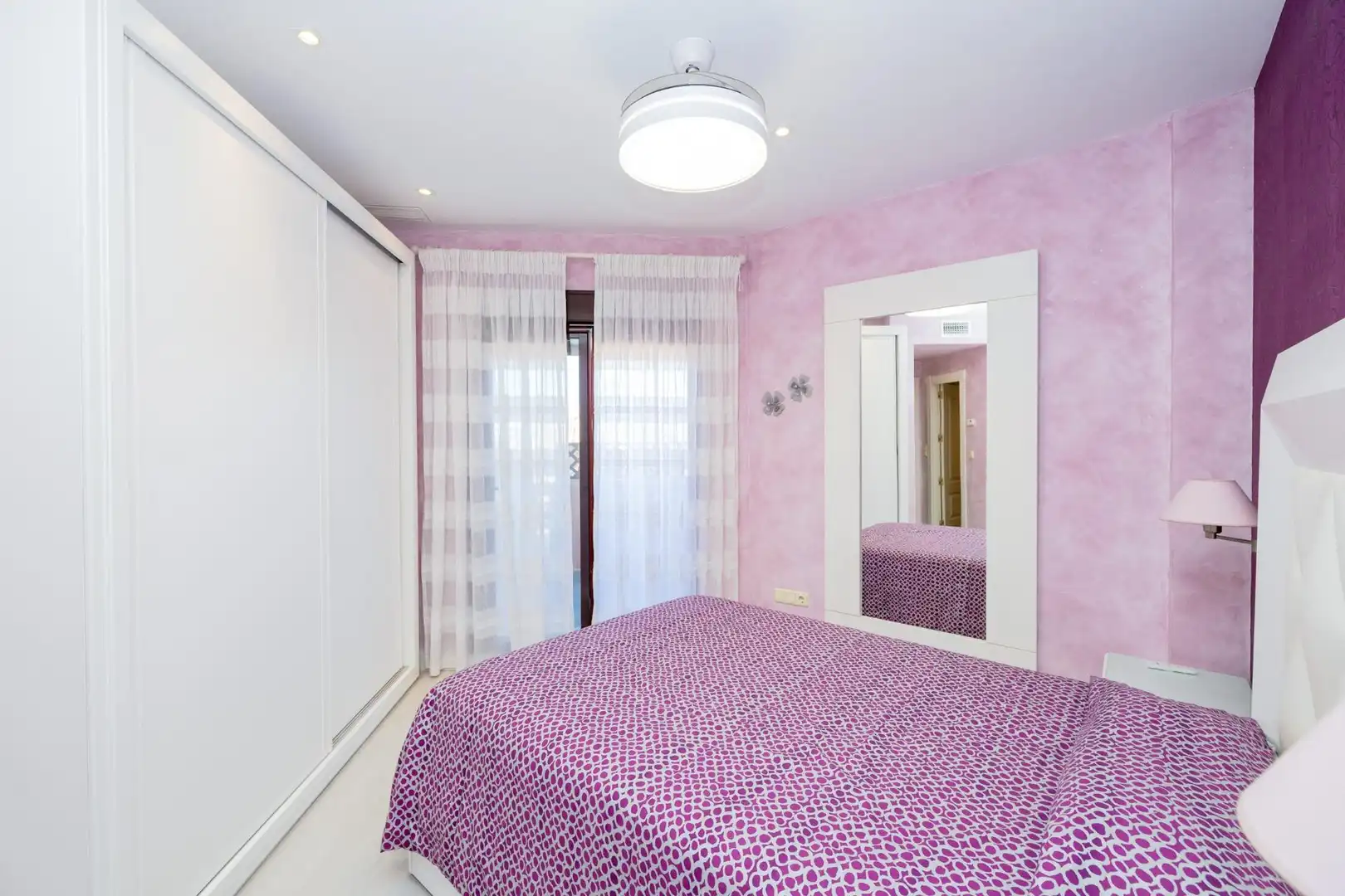 Schlafzimmer von Dachboden zum Verkauf in Motril mit Klimaanlage, Terrasse und Abstellraum