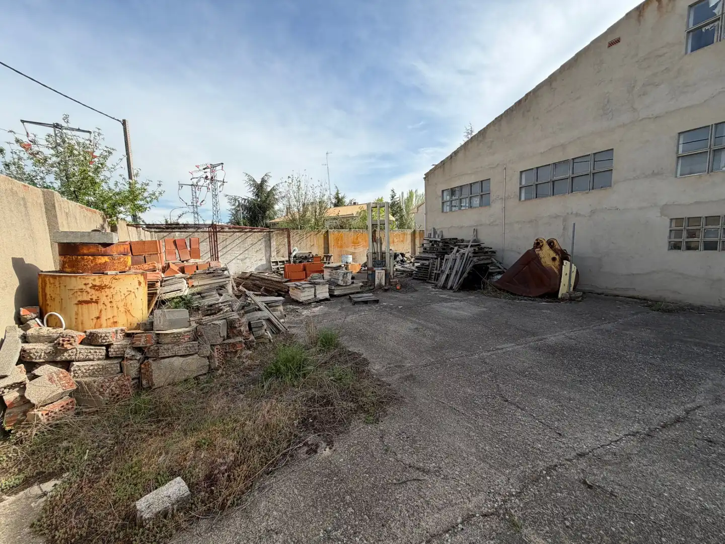Vista exterior de Nave industrial en venta en Ávila