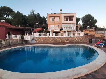 Casa bifamiliare con balcone in vendita a MONTE HORQUERA