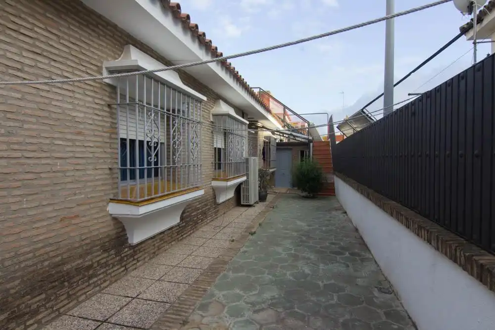 Exterior view of Houses for sale in El Puerto de Santa María  with Private garden, Terrace and Storage room