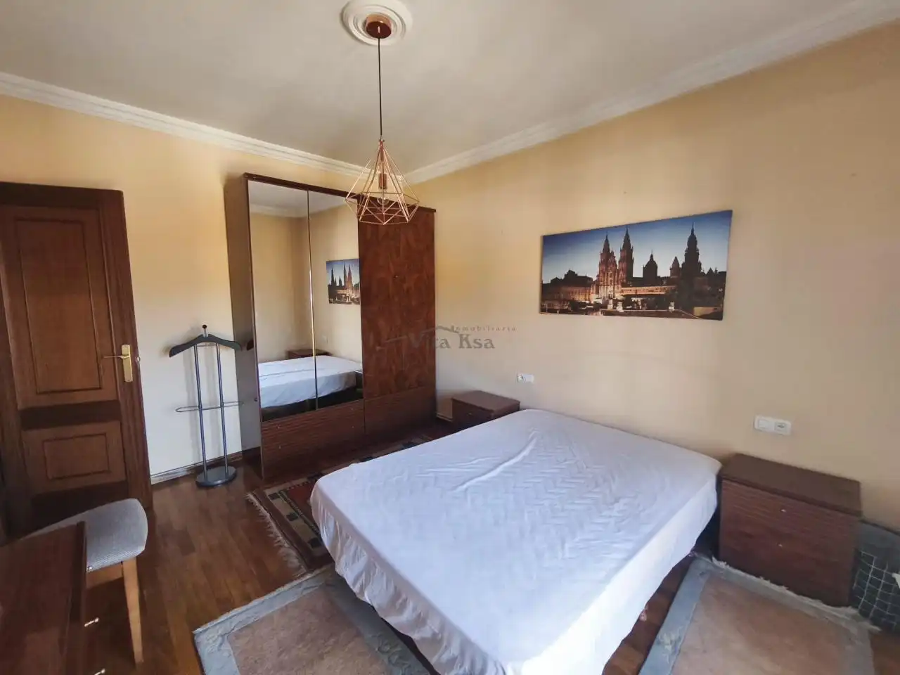 Habitación de Piso de alquiler en Ourense Capital  con Calefacción, Parquet y Amueblado